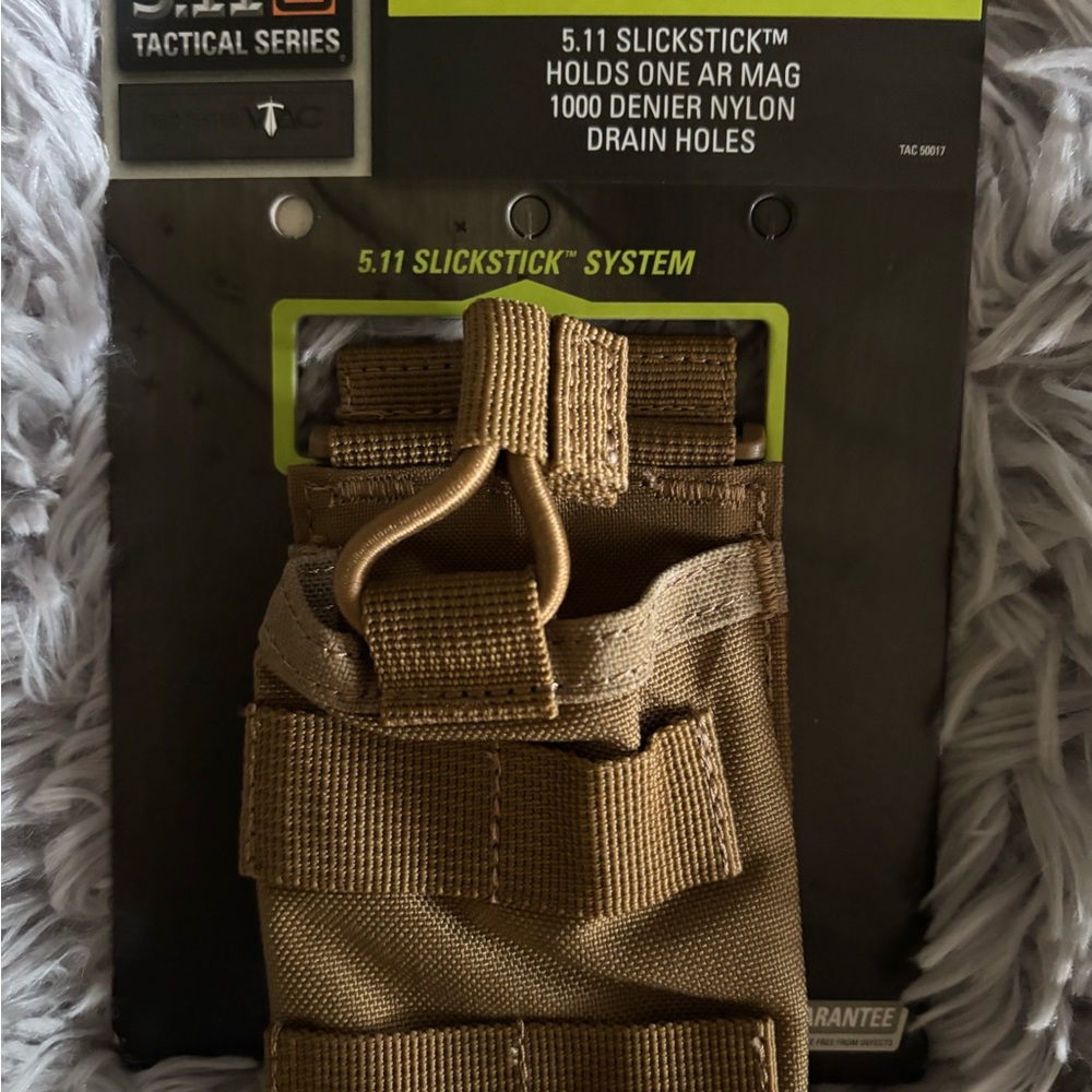 Tactical mag pouch